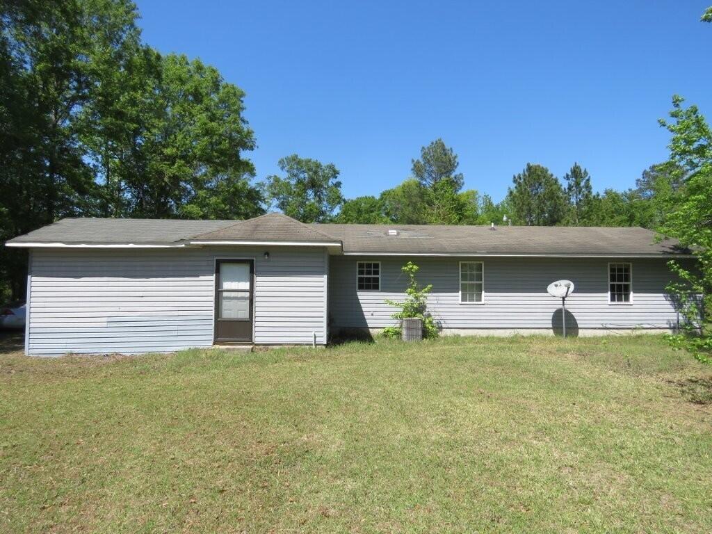 323 Orange Grove Road Bamberg, SC 29003 - Photo 3 of 10 back