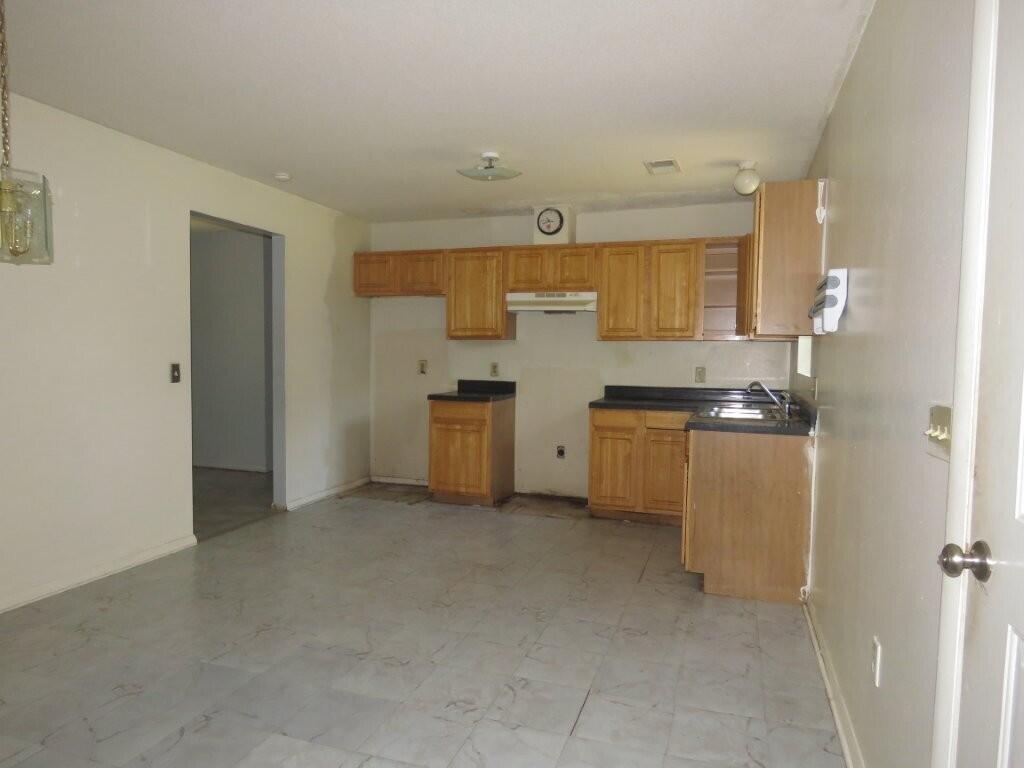 323 Orange Grove Road Bamberg, SC 29003 - Photo 6 of 10 kit