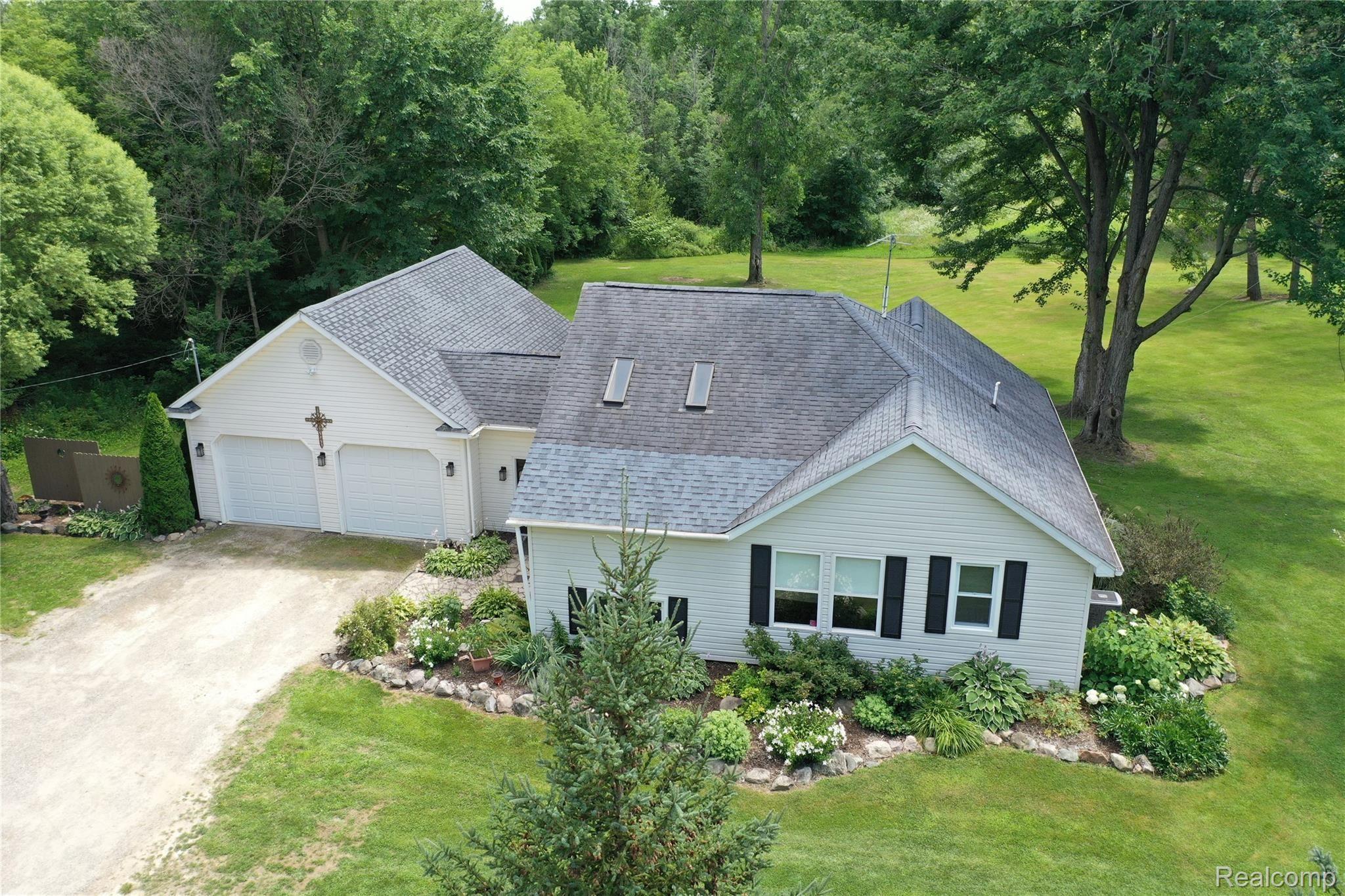 8508 Jordan Road Grand Blanc, MI 48439 - Photo 1 of 33 org_99b3d48366a94e6e_1595618182000.jpg