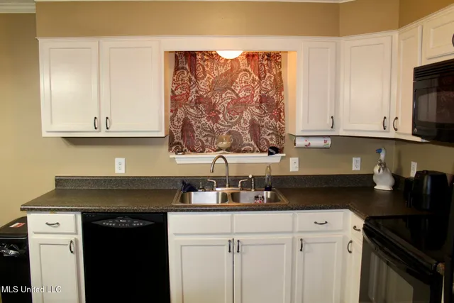 $179,348 | 111 Holly Cove, Batesville, MS 38606