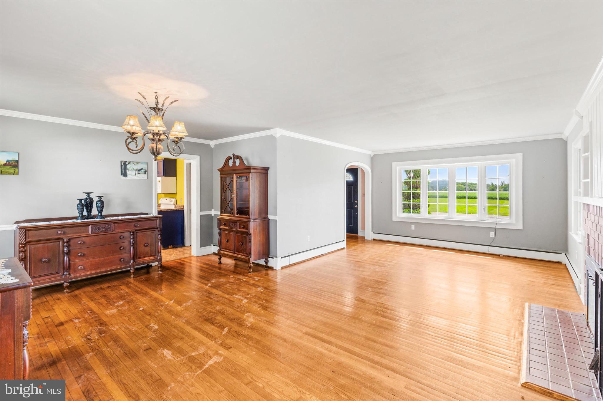 8505 Newark Road Newark, MD 21841 - Photo 5 of 30 Living room/ Dining room area