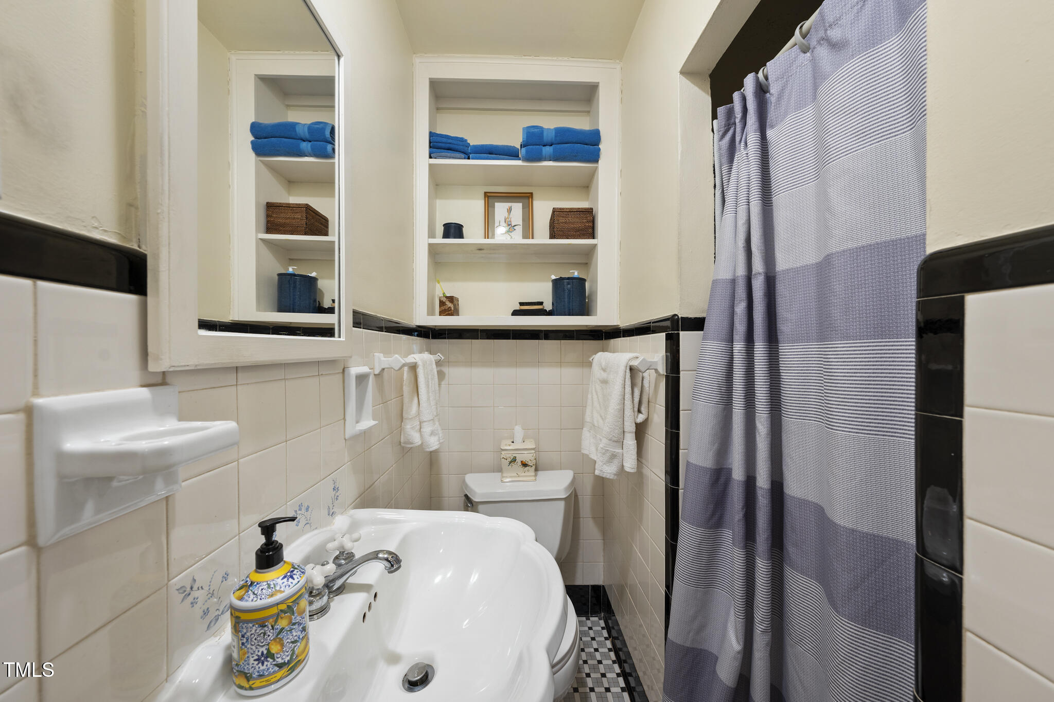 2706 Rosedale Avenue Raleigh, NC 27607 - Photo 35 of 73 DSC04427
