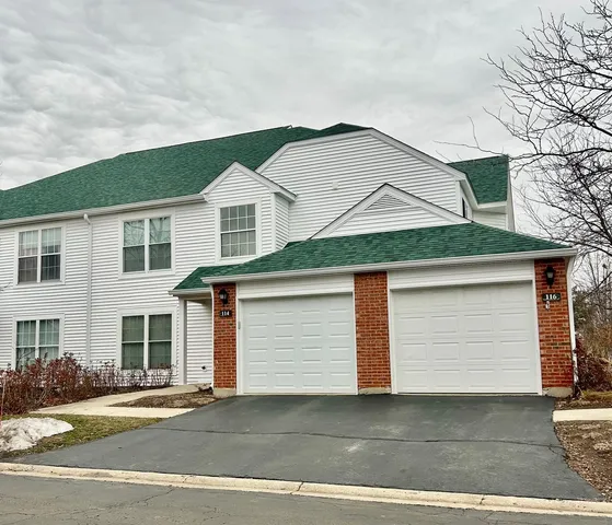 $2,900 | 116 Hemstead Street, Unit 116, Lake Bluff, IL 60044