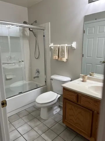 $2,900 | 116 Hemstead Street, Unit 116, Lake Bluff, IL 60044