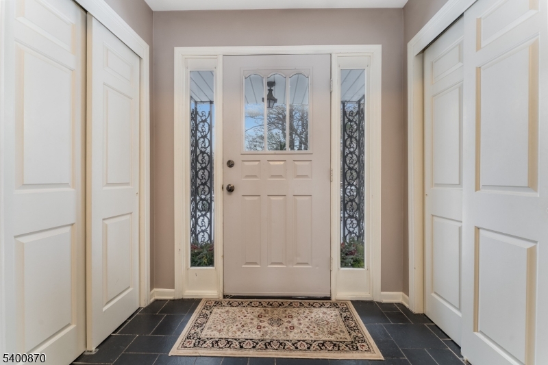 19 Lexington Road Annandale, NJ 08801 - Photo 5 of 35