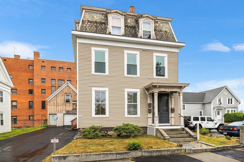 10 Sycamore Street Worcester, MA 01608 - Photo 1 of 37 Gallery Image 1