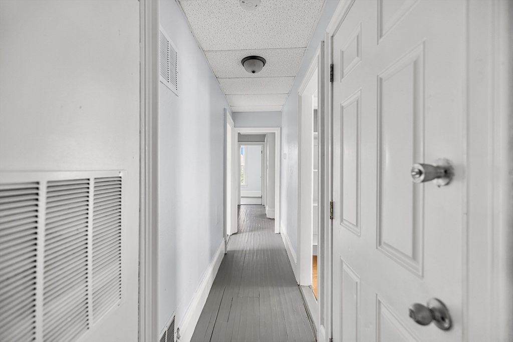 10 Sycamore Street Worcester, MA 01608 - Photo 14 of 37 Gallery Image 14