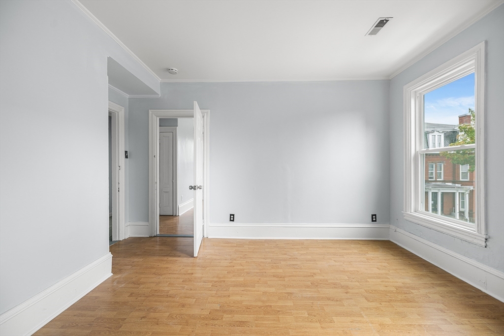 10 Sycamore Street Worcester, MA 01608 - Photo 16 of 37 Gallery Image 16