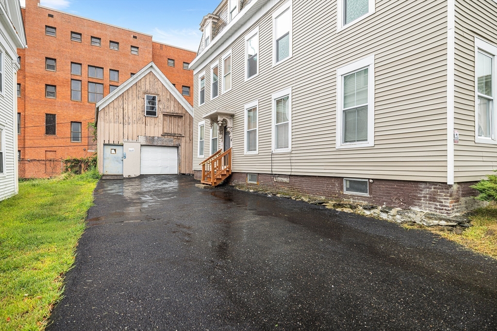 10 Sycamore Street Worcester, MA 01608 - Photo 2 of 37 Gallery Image 2