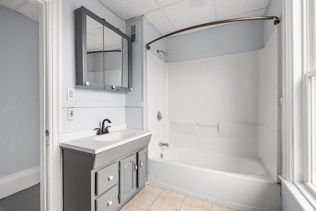 10 Sycamore Street Worcester, MA 01608 - Photo 21 of 37 Gallery Image 21