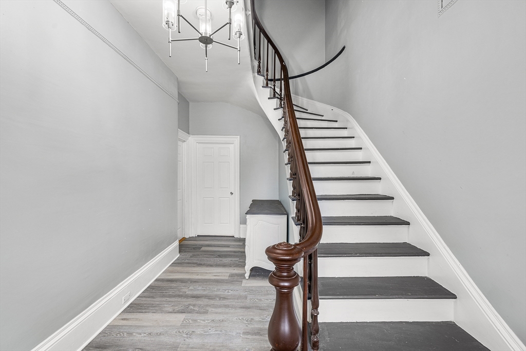 10 Sycamore Street Worcester, MA 01608 - Photo 3 of 37 Gallery Image 3
