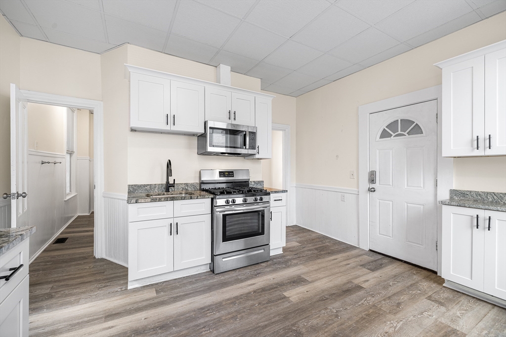 10 Sycamore Street Worcester, MA 01608 - Photo 4 of 37 Gallery Image 4