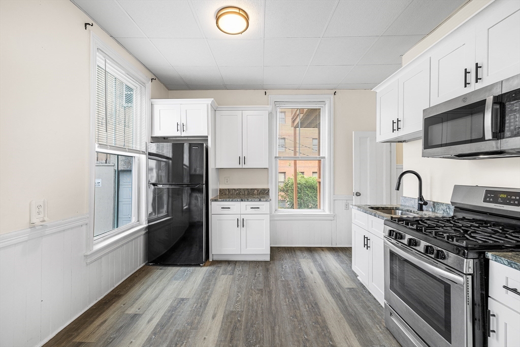 10 Sycamore Street Worcester, MA 01608 - Photo 5 of 37 Gallery Image 5