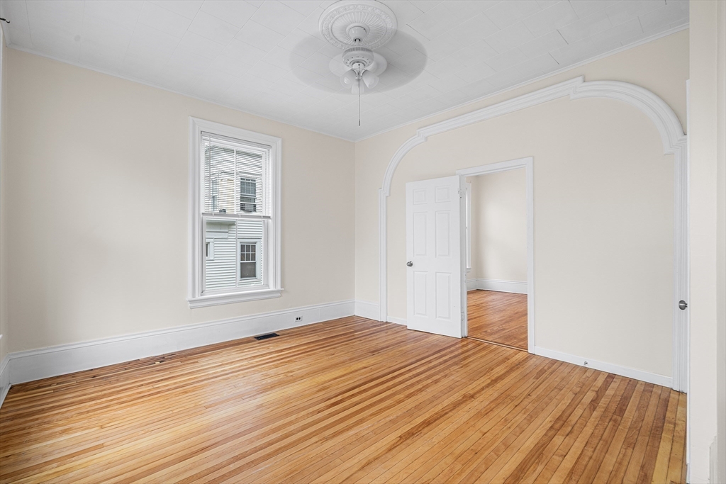 10 Sycamore Street Worcester, MA 01608 - Photo 9 of 37 Gallery Image 9