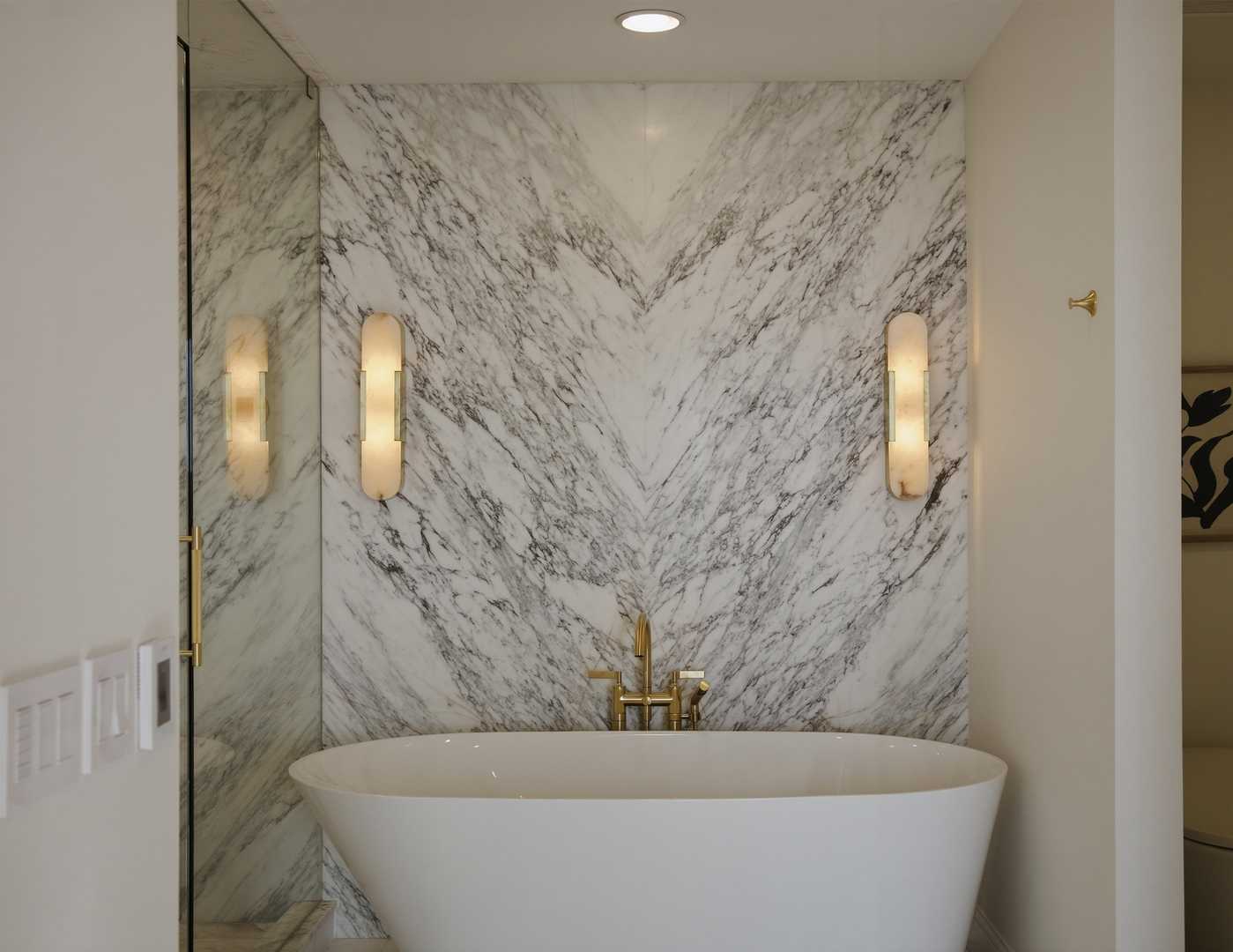 111 East Chestnut Street, Unit PHAB Chicago, IL 60611 - Photo 100 of 124 a bathroom with a bathtub and shower