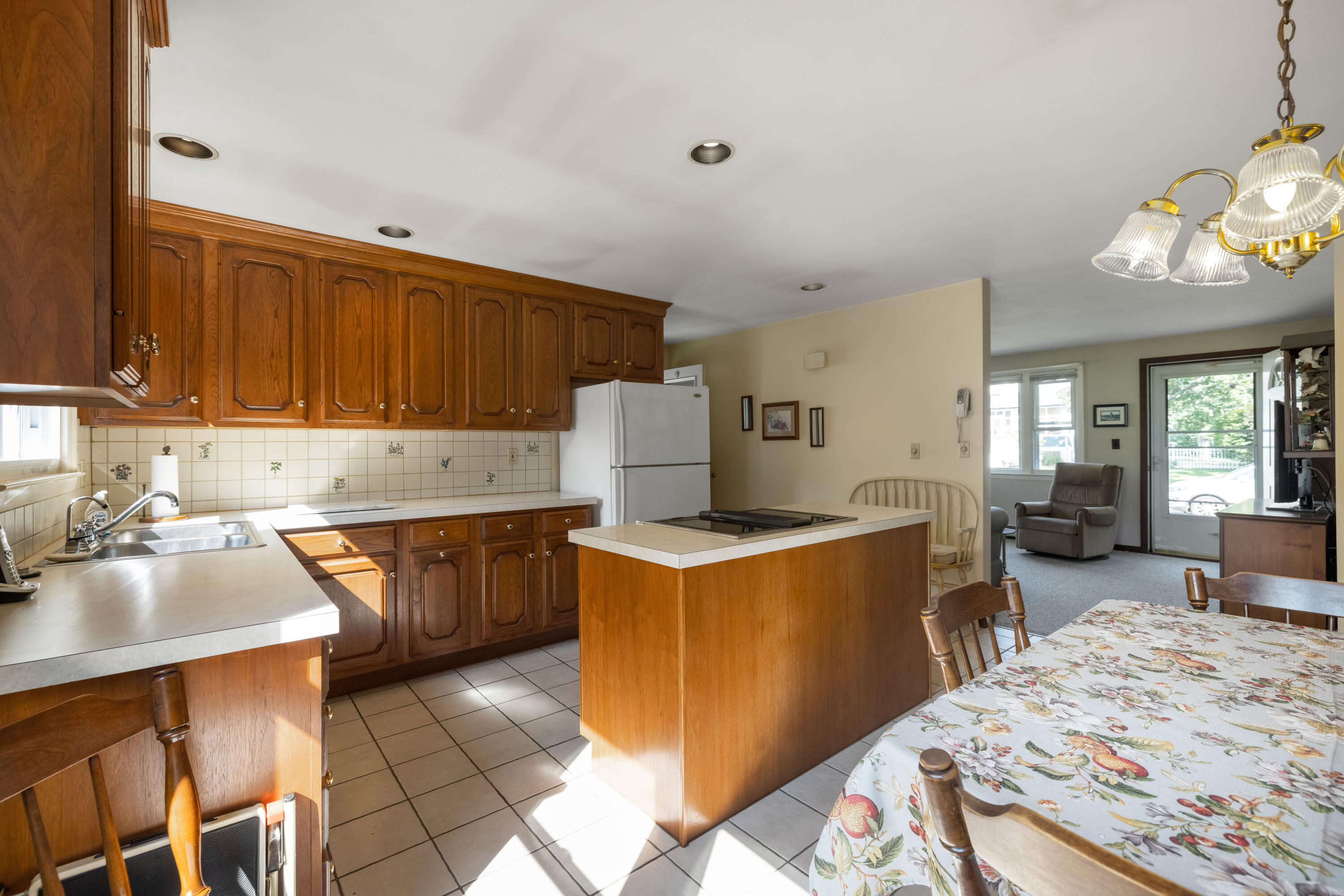 48 Caleb Street Portland, ME 04102 - Photo 6 of 25 3G0A5106