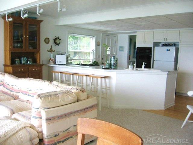 2915 Lakeshore Road Applegate, MI 48401 - Photo 17 of 46 31304015-16.JPG