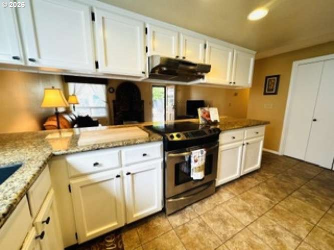 5035 Southeast Rural Street Portland, OR 97206 - Photo 12 of 44 Gallery Image 12