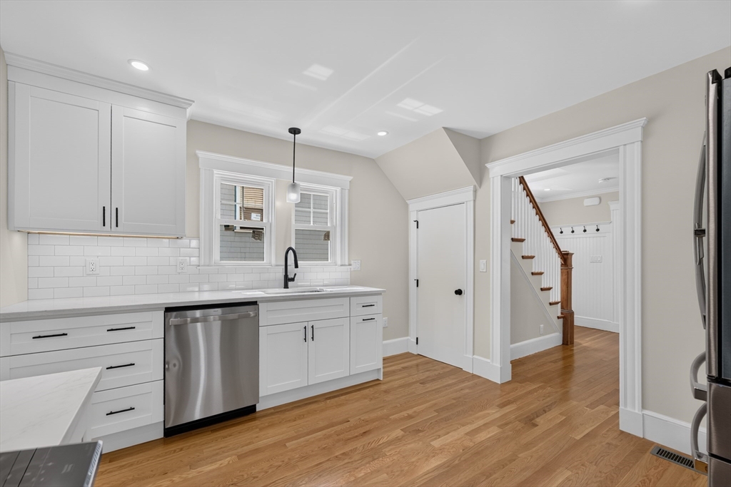 47 Ronald Road Arlington, MA 02474 - Photo 7 of 42 Gallery Image 7