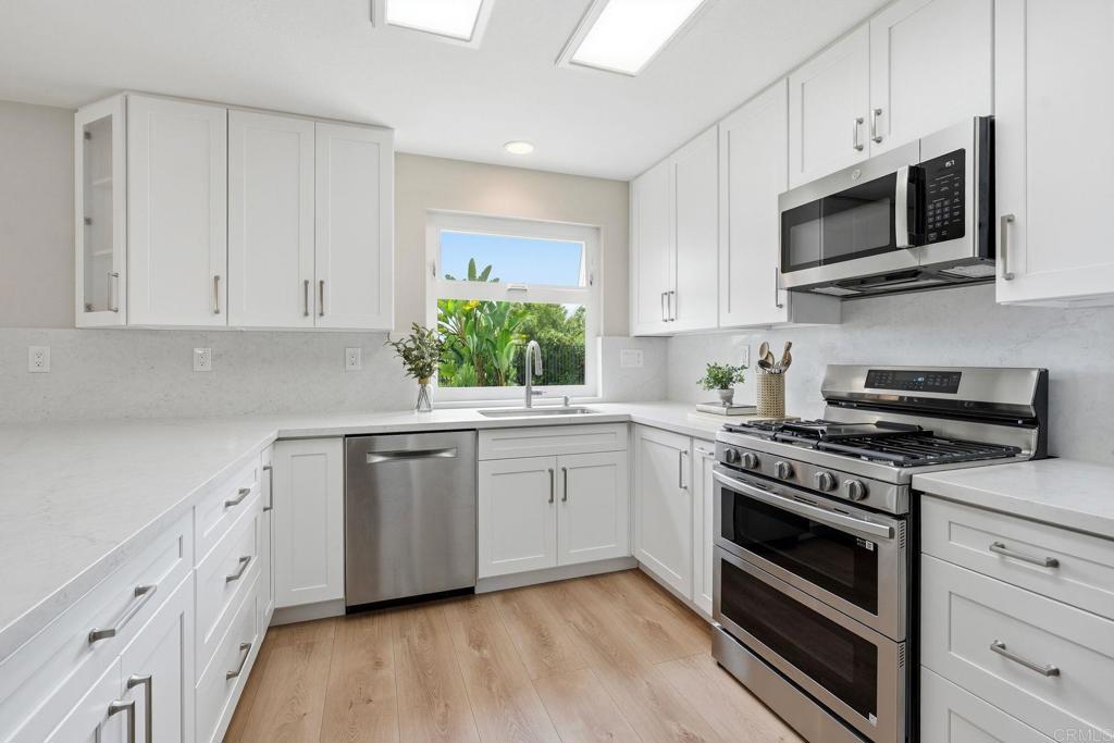 342 Rimhurst Court Oceanside, CA 92058 - Photo 6 of 53 New upgraded kitchen with views from sink