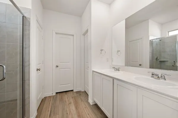 $2,400 | 1216 West Yarrow Avenue, Justin, TX 76247