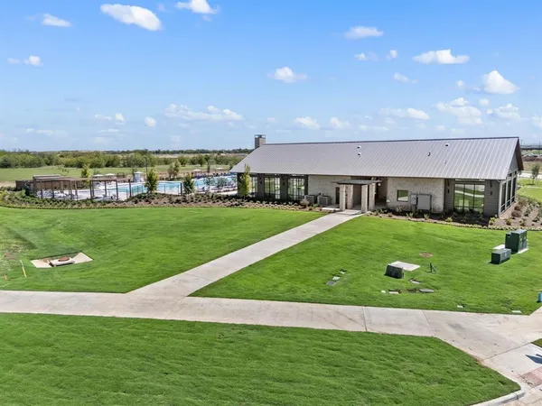 $2,400 | 1216 West Yarrow Avenue, Justin, TX 76247