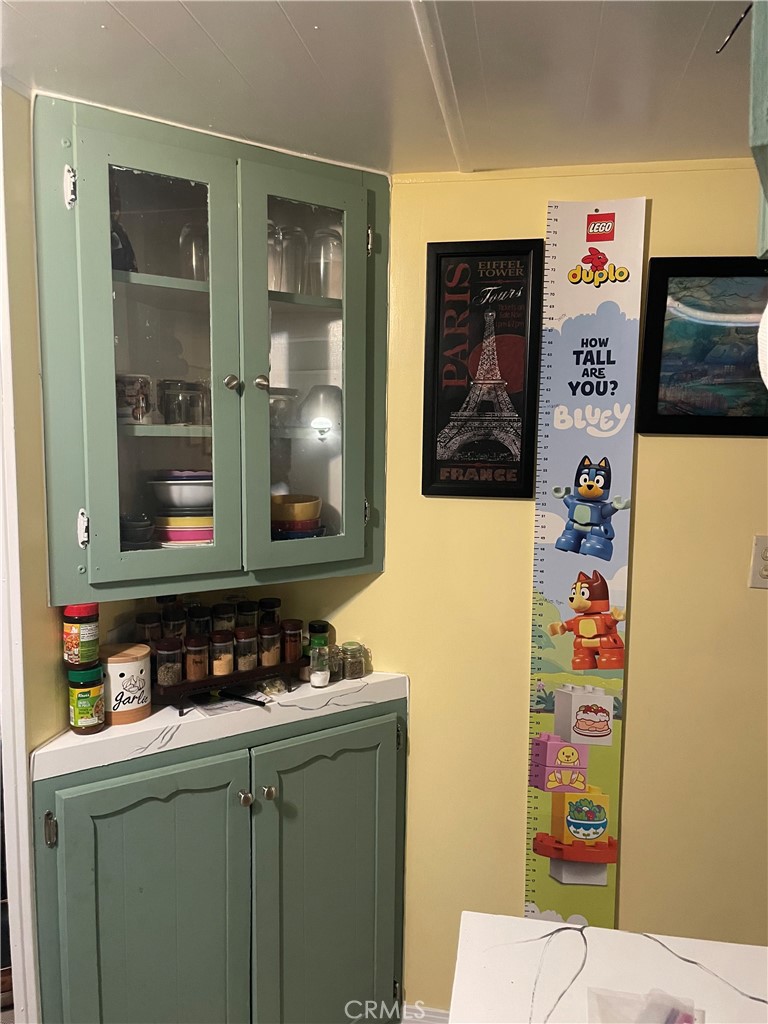 22600 Normandie Avenue, Unit 32 Torrance, CA 90502 - Photo 19 of 40 a bathroom with a sink and a mirror