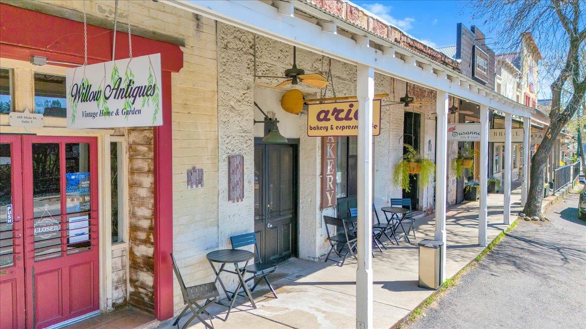 5595 Jasper-Ridge Murphys, CA 95247 - Photo 92 of 96 Explore all the charming shops and restaurants.