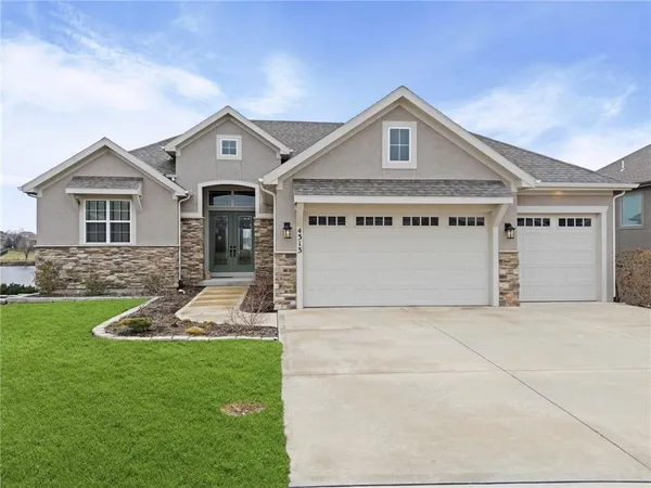 $887,000 | 4313 Lakeshore Drive, Basehor, KS 66007