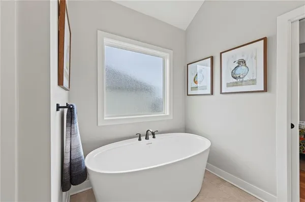 $919,000 | 4313 Lakeshore Drive, Basehor, KS 66007