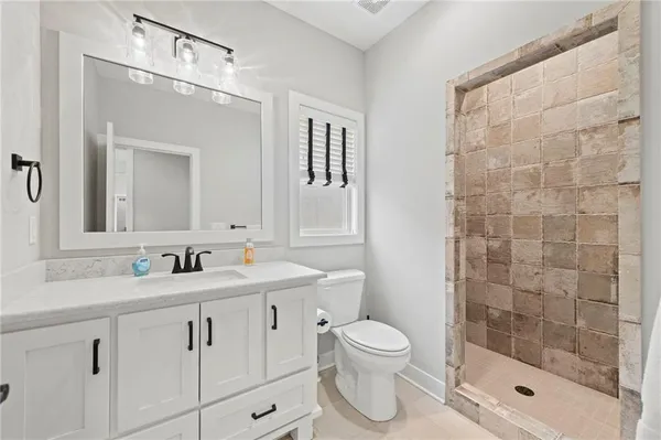 $919,000 | 4313 Lakeshore Drive, Basehor, KS 66007