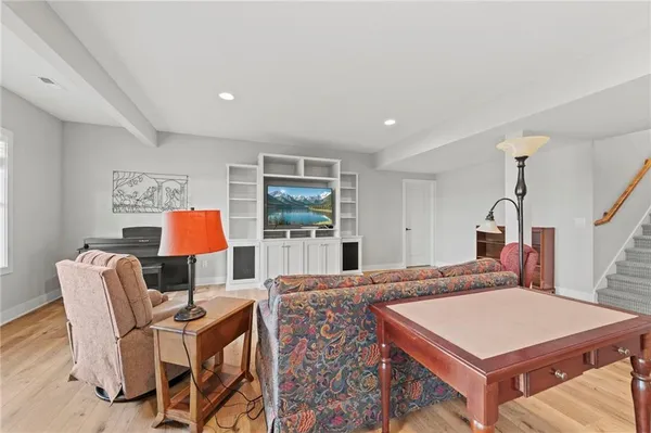 $919,000 | 4313 Lakeshore Drive, Basehor, KS 66007