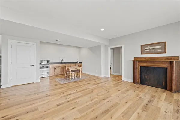 $919,000 | 4313 Lakeshore Drive, Basehor, KS 66007