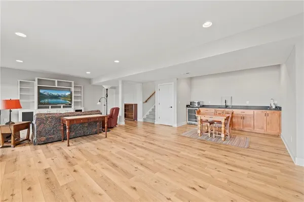 $919,000 | 4313 Lakeshore Drive, Basehor, KS 66007