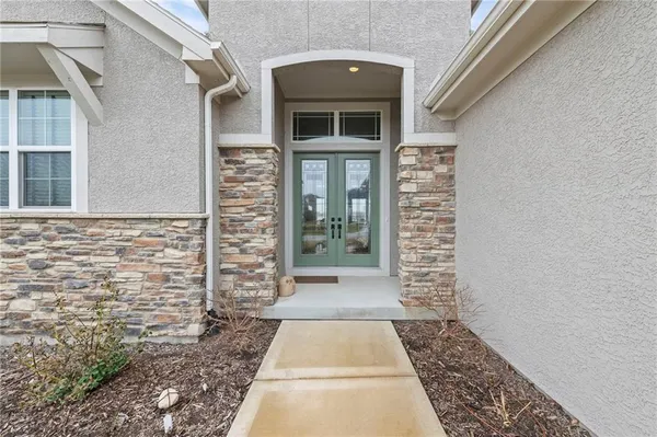 $919,000 | 4313 Lakeshore Drive, Basehor, KS 66007