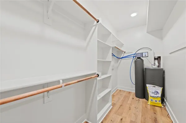 $919,000 | 4313 Lakeshore Drive, Basehor, KS 66007