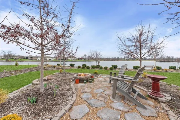 $919,000 | 4313 Lakeshore Drive, Basehor, KS 66007