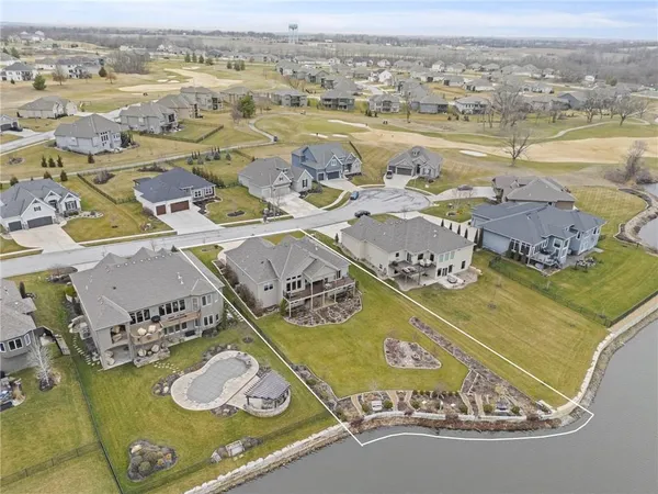 $919,000 | 4313 Lakeshore Drive, Basehor, KS 66007