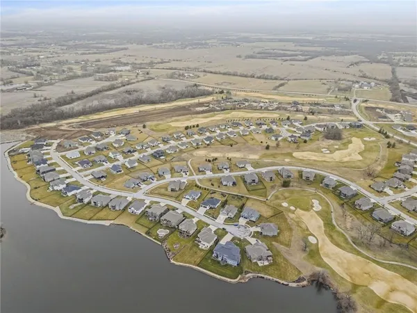 $919,000 | 4313 Lakeshore Drive, Basehor, KS 66007