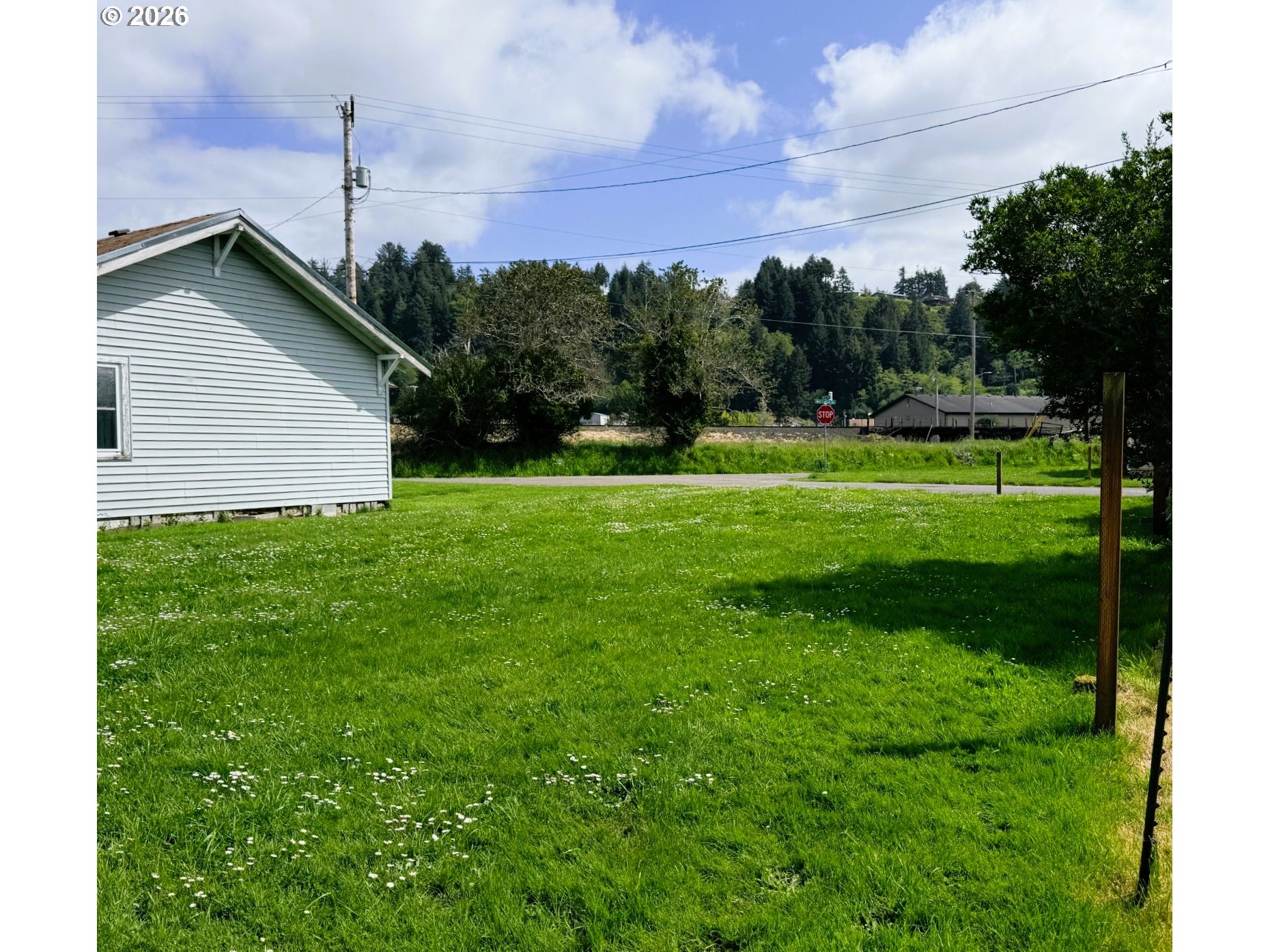 727 Myrtle Avenue Reedsport, OR 97467 - Photo 2 of 5 Gallery Image 2