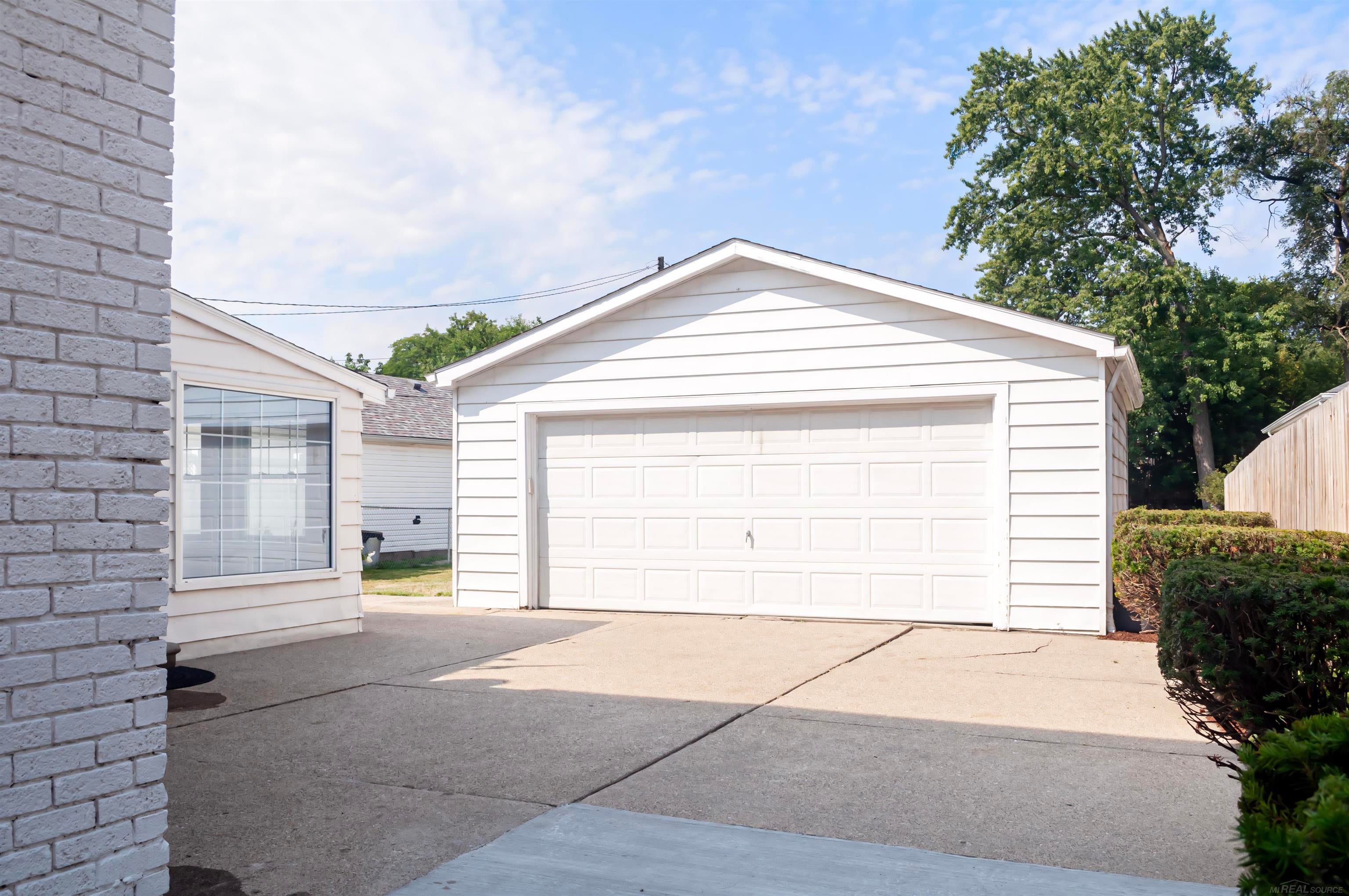 891 Washington Road Grosse Pointe, MI 48230 - Photo 40 of 50 Gallery Image 40