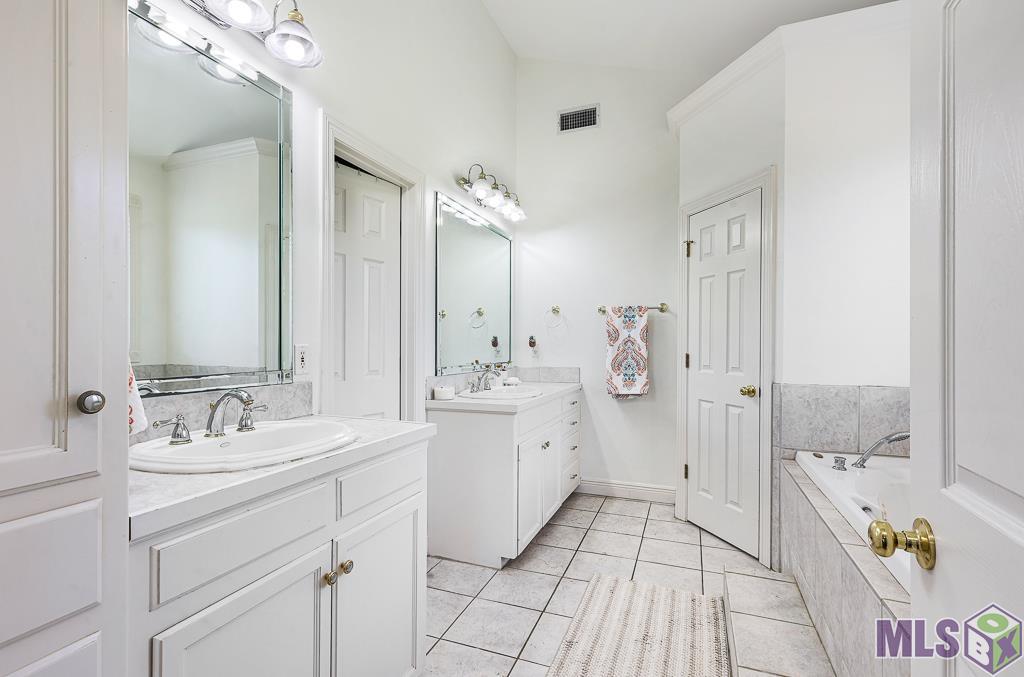 11745 Perkins Road Baton Rouge, LA 70810 - Photo 15 of 32