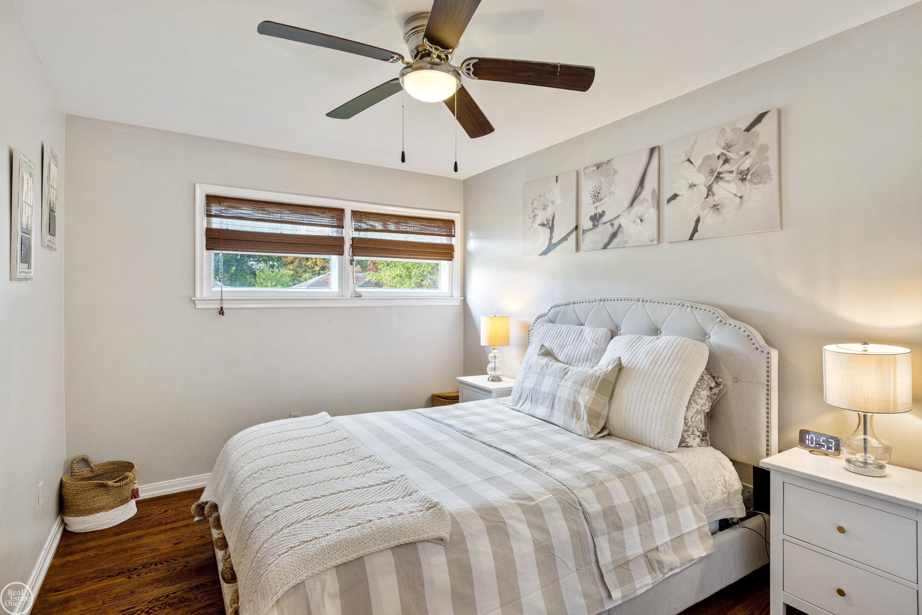 724 Shoreham Road Grosse Pointe, MI 48236 - Photo 28 of 49 50122952-27.JPG
