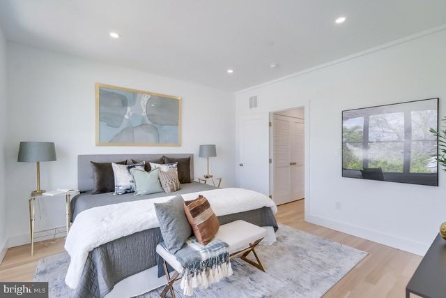 $840,000 | 729 Princeton Place Northwest, Unit 2, Washington, DC 20010