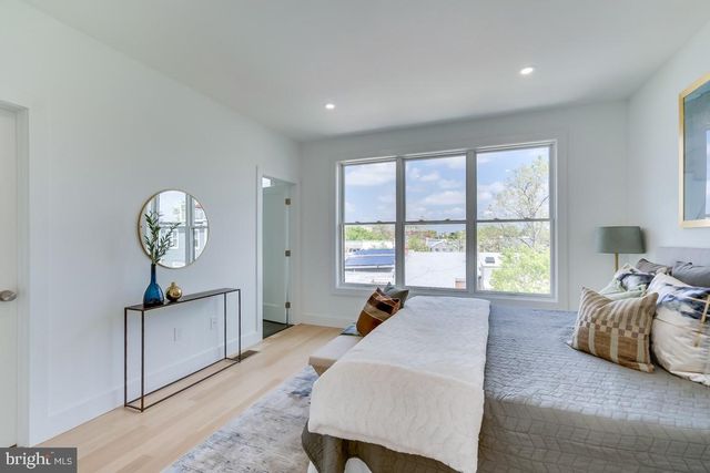 $840,000 | 729 Princeton Place Northwest, Unit 2, Washington, DC 20010