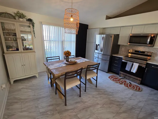 $289,900 | 1801 South O'Hare Boulevard, Yorktown, IN 47396