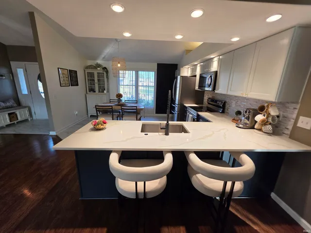 $289,900 | 1801 South O'Hare Boulevard, Yorktown, IN 47396