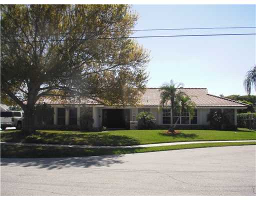 642 Shore Road North Palm Beach, FL 33408 - Photo 1 of 13 Primary Photo