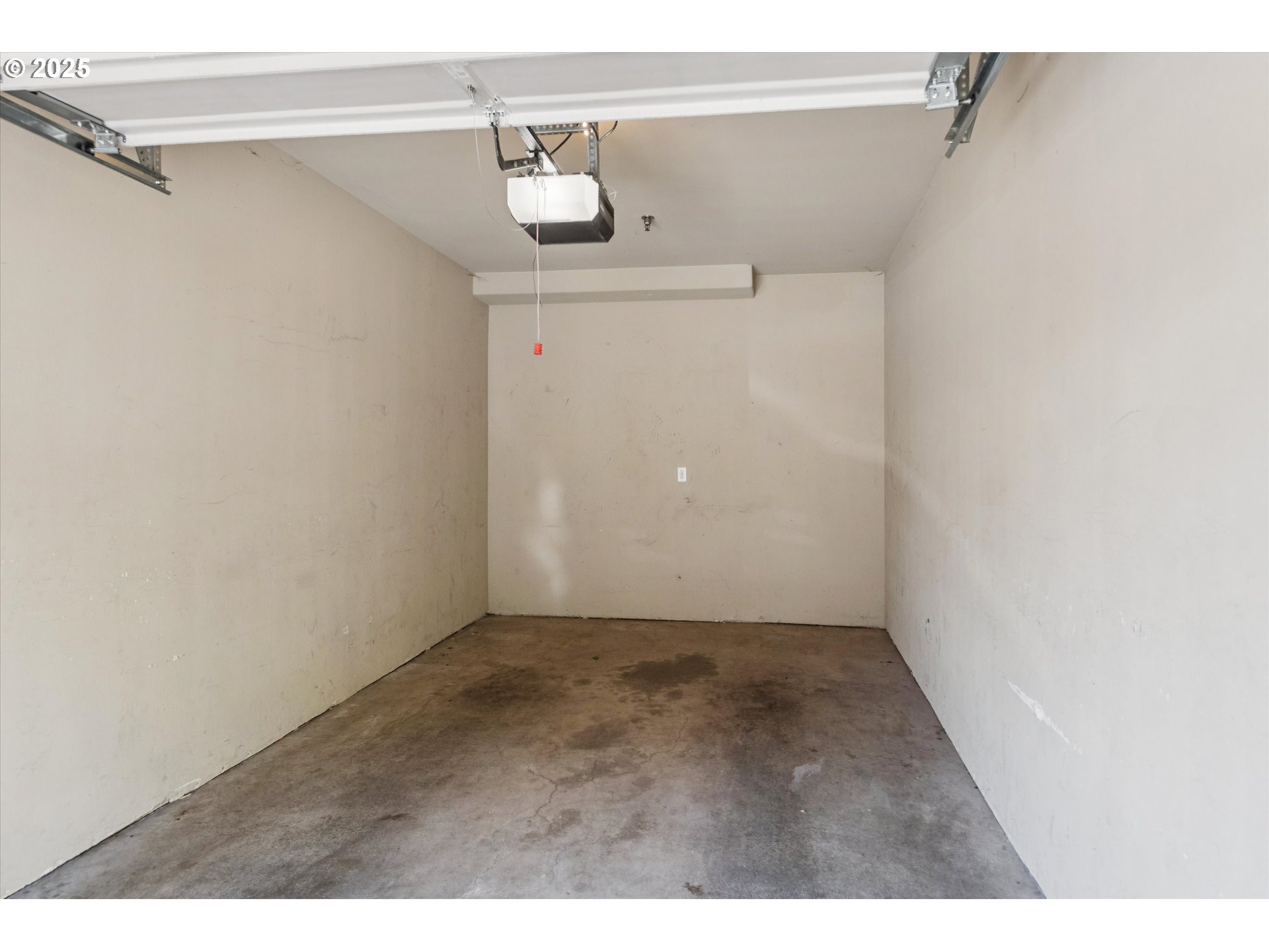 1000 Southwest 170th Avenue, Unit 201 Beaverton, OR 97003 - Photo 12 of 14 a view of small space