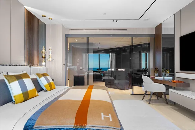 $12,900,000 | 1425 Brickell Avenue, Unit 66D66E, Miami, FL 33131